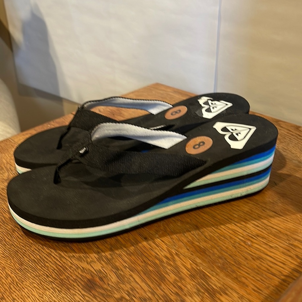 Quicksilver wedge heel flip flops size 8